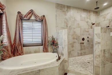 Step into a world of luxury and tranquility at 1901 Glenoak Dr - photo 20
