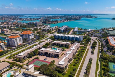 Luxurious 3-Level Townhome Near Marco Island's Crescent Beach - photo 27