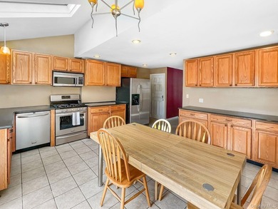 Discover a charming waterfront retreat in Oceanside, NY. This - photo 5