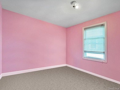Discover a charming waterfront retreat in Oceanside, NY. This - photo 10