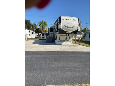 Lake Okeechobee Home For Sale in Moorehaven Florida