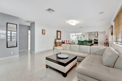Welcome to this lovely home, 2BR/2BA + converted 3BR/3BA in - photo 7