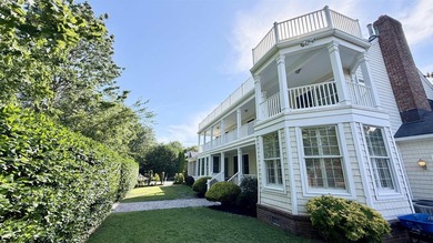 Luxury Golf Course Estate Experience exceptional living in this - photo 4