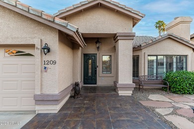 Beautiful single-level home tucked in a CUL-DE-SAC in The - photo 3