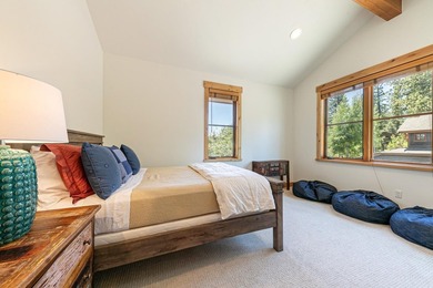 Welcome to a Mountain Sanctuary with a Vintage Welcome! A - photo 17