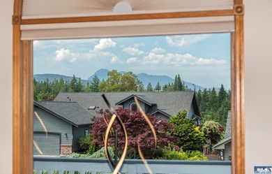Enjoy breathtaking vistas of the ocean, mountains and city - photo 33