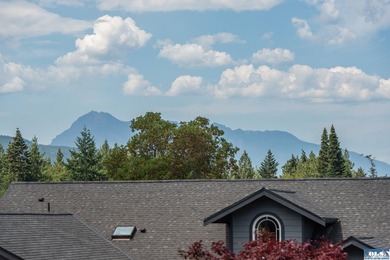 Enjoy breathtaking vistas of the ocean, mountains and city - photo 36