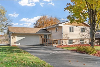 (private lake, pond, creek) Home Active Under Con in Little Canada Minnesota