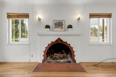 Discover the timeless charm of this classic 1937 brick cottage - photo 4