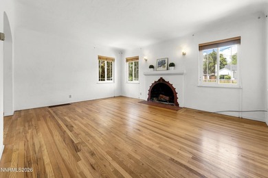 Discover the timeless charm of this classic 1937 brick cottage - photo 5