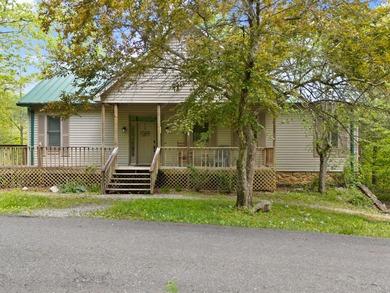Welcome to this spacious 4 bedroom, 3.5 bath home located in the - photo 3