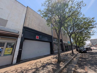 Prime retail location with 25 feet of street frontage along - photo 2