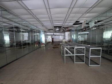Prime retail location with 25 feet of street frontage along - photo 9