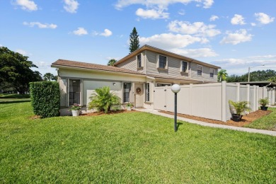 Lake Townhome/Townhouse For Sale in West Palm Beach, Florida