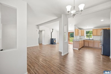 Looking for a gorgeous mountain backdrop on a private 1.1+ acre - photo 17