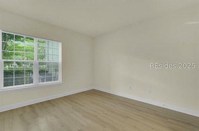 Villa 102 is renovated, first floor, move-in ready for the right - photo 19
