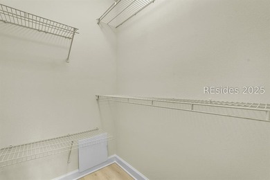 Villa 102 is renovated, first floor, move-in ready for the right - photo 20
