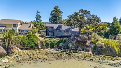 Exceedingly handsome home sitting on a bluff on Benicia's - photo 22