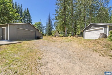 Looking for a gorgeous mountain backdrop on a private 1.1+ acre - photo 29