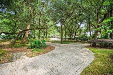 Rare opportunity to own a custom built home on a corner lot in - photo 31