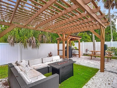 Live the Florida lifestyle in the highly sought-after waterfront - photo 31