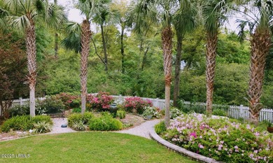 Rare opportunity to own a custom built home on a corner lot in - photo 32