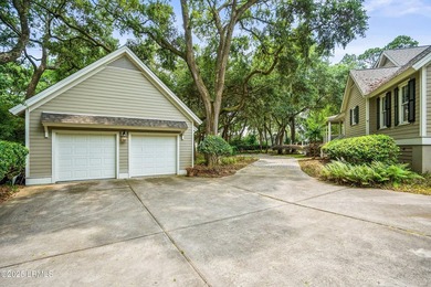 Rare opportunity to own a custom built home on a corner lot in - photo 34