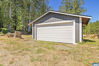 Looking for a gorgeous mountain backdrop on a private 1.1+ acre - photo 37