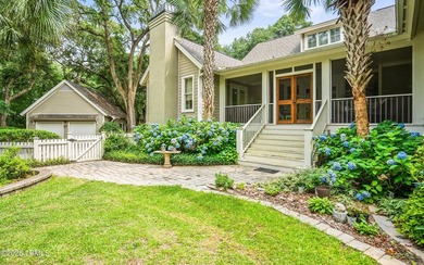 Rare opportunity to own a custom built home on a corner lot in - photo 38