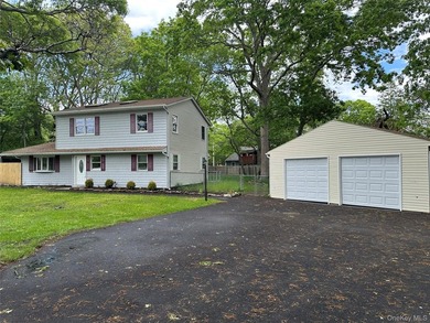 Renovated 4-6 Bedrooms, 2 Bath Colonial, Possible Apartment - photo 1