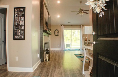 Beautifully maintained, move-in ready single-level home in a - photo 9