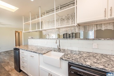 Welcome home to a beautifully remodeled Sequim retreat on .4 - photo 12