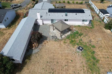 Welcome home to a beautifully remodeled Sequim retreat on .4 - photo 31