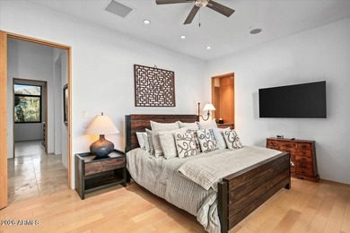 Experience refined desert living in this exceptional Desert - photo 35