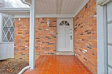 (private lake, pond, creek) Home Active Under Contract in Clarkston Michigan