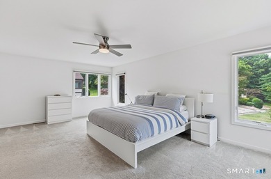 Fully renovated end-unit Turnbury offering 3-4 bedrooms and 3.5 - photo 14