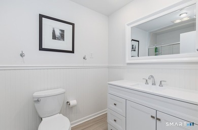 Fully renovated end-unit Turnbury offering 3-4 bedrooms and 3.5 - photo 16