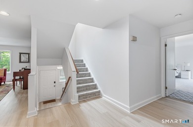 Fully renovated end-unit Turnbury offering 3-4 bedrooms and 3.5 - photo 17