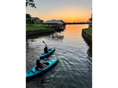 Cedar Creek Lake Home For Sale in Mabank Texas