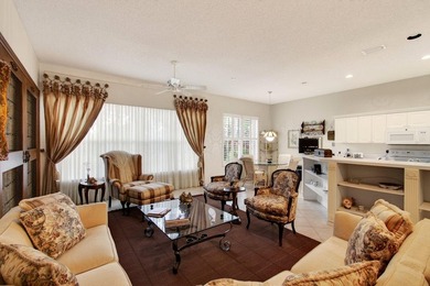 This well-maintained 2BR+Den villa offers a seamless floor plan - photo 2