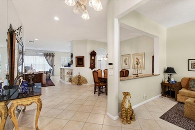 This well-maintained 2BR+Den villa offers a seamless floor plan - photo 3