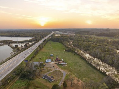 Exceptional opportunity to own a versatile 33-acre property in - photo 10