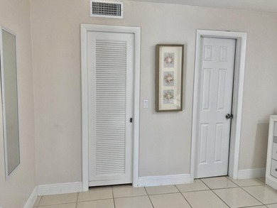 Beautiful villa located in the heart of Lake Worth within a - photo 24
