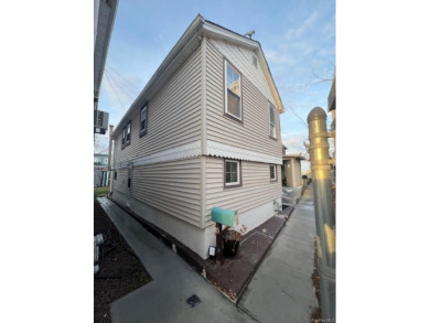 East River - Bronx County  Home Sale Pending in Bronx New York