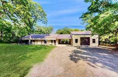 Lake Texoma Home For Sale in Kingston Oklahoma