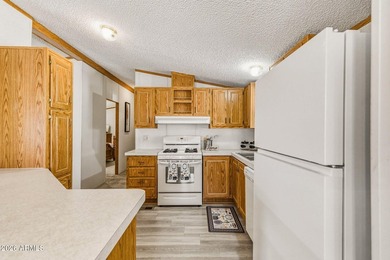 Come see this charming and well kept 2 bedroom/2 bathroom home - photo 14