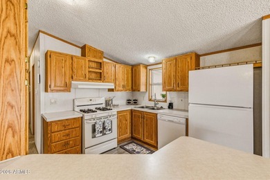 Come see this charming and well kept 2 bedroom/2 bathroom home - photo 15