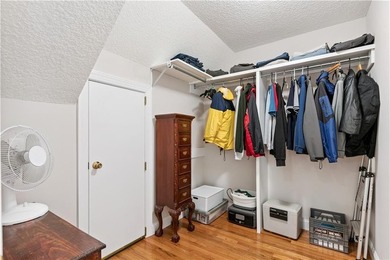 Featuring 3 bedrooms plus a versatile flex room filled with - photo 47