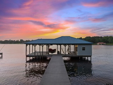 The 1,760 square foot boat boat house alone is enough to make - photo 2