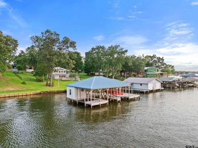 The 1,760 square foot boat boat house alone is enough to make - photo 4
